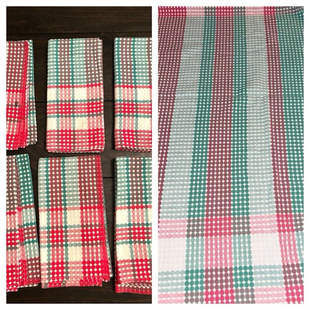 Vintage French Red Green and White Tablecloth With 6 Napkins